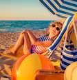 Veja quais itens são fundamentais no cuidado das crianças na praia -  Foto: Shutterstock / Alto Astral