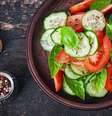 Diminuir consumo de calorias emagrece mais do que jejum, diz estudo.  Foto: Shutterstock / Saúde em Dia