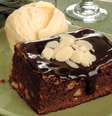 Guia da Cozinha - Brownie de travessa com cobertura: a receita perfeita para servir a visitas  Foto: Guia da Cozinha