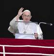 Papa pediu aos bispos católicos que recebam as pessoas da comunidade LGBTQIA+ na Igreja  Foto: EPA / Ansa - Brasil