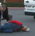 O suspeito foi preso em uma delegacia de polícia local horas após o ataque em Half Moon Bay  Foto: Reuters / BBC News Brasil