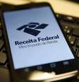 O pagamento da restituição é realizado na conta bancária informada na Declaração de Imposto de Renda, de forma direta ou por indicação de chave PIX  Foto: Canaltech