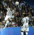Gestos foram realizados durante partida entre as duas equipes no ano passado  Foto: EPA / Ansa - Brasil