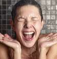 Saiba o que nos torna mais criativos durante o banho -  Foto: Shutterstock / Alto Astral
