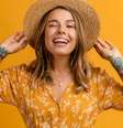 Confira 5 signos que encontrarão o amor ou que terão uma grande evolução em seus relacionamentos no verão de 2023! -  Foto: Shutterstock / João Bidu