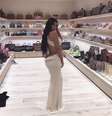 Kim Kardashian é criticada por vender chinelos usados por até R$254  Foto: Reprodução Instagram / Flipar