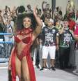 Evelyn Bastos, rainha de bateria da Mangueira, no ensaio técnico  Foto: Allan Duffes/Site CARNAVALESCO