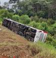 Acidente com ônibus deixa 7 mortos no Paraná   Foto: Foto: PRF