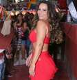 Descalça, Viviane Araujo caiu no samba de top e short.  Foto: AGNews / Purepeople