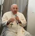 Papa conversou com jornalistas na volta do Sudão do Sul  Foto: DW / Deutsche Welle
