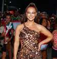Look de Paolla Oliveira em ensaio de Carnaval: atriz reinou com um modelo vazado.  Foto: AGNews / Purepeople
