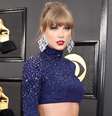 Taylor Swift apostou no seu clássico batom vermelho –  Foto: Instagram / @applenews / Alto Astral