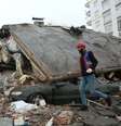 Socorristas atuam em região de terremoto   Foto: Sertac Kayar