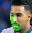 Jogador do Al Hilal é atingido por laser da torcida do Flamengo  Foto: Reprodução/YouTube