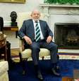 Presidente Lula ao lado de Joe Biden no Salão Oval da Casa Branca   Foto: DW / Deutsche Welle