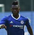 Christian Atsu foi jogador do Chelsea, da Inglaterra (Foto: Reprodução/Twitter @ChelseaFC)  Foto: Lance!