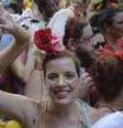 Atos considerados por muitos como parte da festa como passar a mão no corpo de alguém ou roubar um beijo hoje são tipificados como crime de importunação sexual  Foto: Tomaz Silva/Agência Brasil