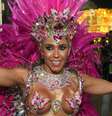 Mulher Melão usa look de R$ 150 mil em desfile da Mangueira.  Foto: AGNews / Purepeople