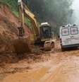 Rodovia Dr. Manoel Hipolito do Rego, estrada Rio-Santos, altura do km 159 no município de São Sebastiao, com duas faixas interditadas por deslizamento após forte chuva que caiu nos últimos dois dias no Litoral Norte de São Paulo  Foto: Daniel Teixeira/Estadão / Estadão