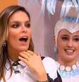 Diana Chaves queria sambar como uma brasileira, mas acabou ironizada por sua própria equipe na TV  Foto: Reprodução
