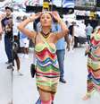 Rainha da Vila, Sabrina Sato usa vestido multicolorido para apuração do Carnaval do Rio. Veja fotos!.  Foto: AGNews / Purepeople
