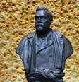Busto de Alfred Nobel, que viveu seus últimos anos em Sanremo  Foto: EPA / Ansa - Brasil