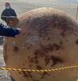 Esfera metálica na areia da praia  Foto: Getty Images / BBC News Brasil