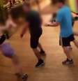 Câmeras de segurança gravaram agressão durante discussão por aparelho de ginástica  Foto: Reprodução