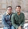 Através de uma publicação nas redes sociais, o ator celebrou os 17 anos de casamento com o marido  Foto: Reprodução: Redes Sociais 