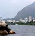 A estátua do Curumim, na Lagoa Rodrigo de Freitas, é a única referência da presença pré-colonial dos tamoios (sem nenhum tipo de placa informativa)  Foto: Tânia Rêgo/Agência Brasil