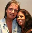 O 'Rei' com Maria Gladys em um reencontro anos atrás: "Roberto, me chama para tomar uísque", pediu a atriz em entrevista na Record  Foto: Reprodução
