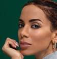 Anitta anuncia sua estreia como atriz em Elite e veste looks recheados de tendências  Foto: Instagram/@elitenetflix / Manequim