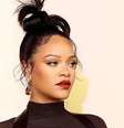 A make "básica" com o clássico bocão vermelho de Rihanna no Oscar 2023; aprenda!  Foto: Getty Images/Arturo Holmes / Manequim