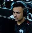 Gamer bebe 3 litros de refrigerante por dia e desenvolve osteoporose -  Foto: Shutterstock / Saúde em Dia