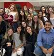 Aluna de 44 anos, vítima de etarismo, recebeu flores, cartas e solidariedade dos outros colegas  Foto: Reprodução: 