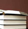 Como você se vê e se valoriza? E como isso afeta as áreas da sua vida? Conheça 4 livros sobre autoestima que podem te ajudar a ter uma vida melhor! -  Foto: Shutterstock / João Bidu