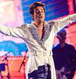 Look de Luan Santana para show gera memes nas redes sociais.  Foto: AGNews / Purepeople