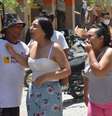 Pessoas em região atingida por terremoto no Equador  Foto: Getty Images / BBC News Brasil
