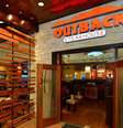 Outback nega pedir que funcionários fiquem de joelhos para atender clientes  Foto: Divulgação