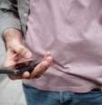 Saiba como proteger informações de celular roubado.  Foto: Clique Images via Unsplash