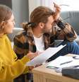 Estudo revela que 25% já precisaram tomar crédito, motivado pelo namorodo (a).  Foto: Adobe Stock