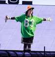 Billie Eilish durante apresentação no Lolla 2023  Foto: Reprodução/Twitter/@BillieEilishBR / Estadão