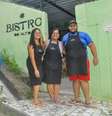 Família de Angélica Nobre se uniu para abrir o Bistrô do Alto, na periferia do Recife: ajuda de projetos sociais foi fundamental  Foto: Suellen Barbosa