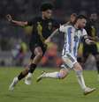 Messi brilha em amistoso da Argentina (Foto: JUAN MABROMATA / AFP)  Foto: Lance!