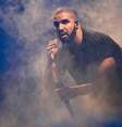 Sushi estragado, problemas técnicos e mais: o polêmico histórico de cancelamentos de Drake  Foto: Joseph Okpako/WireImage/Getty Images / Hollywood Forever TV