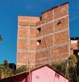 Prédio de cinco andares gera temor nos integrantes do terreiro Casa Branca, em Salvador (BA)  Foto: Divulgação