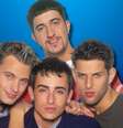 Os integrantes das duas formações da LFO: o único vivo é Brad, de camiseta azul  Foto: Fotomontagem: Blog Sala de TV
