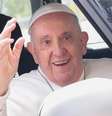 "Ainda estou vivo", disse o papa Francisco em tom de brincadeira a fieis e jornalistas que o aguardavam do lado de fora do hospital  Foto: DW / Deutsche Welle