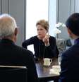 O perfil oficial da instituição financeira compartilhou imagens de Dilma ocupando a função  Foto: Divulgação/New Develop Bank