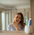 Estudo: 90% dos brasileiros escovam os dentes menos do que o ideal -  Foto: Shutterstock / Saúde em Dia